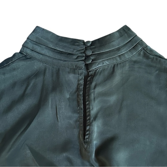 Nine Britton Sleeveless High Neck Blouse XL Dark Green Satin Button Back NWT - Picture 5 of 9